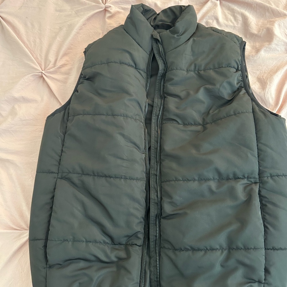Women's Black Puffer Vest